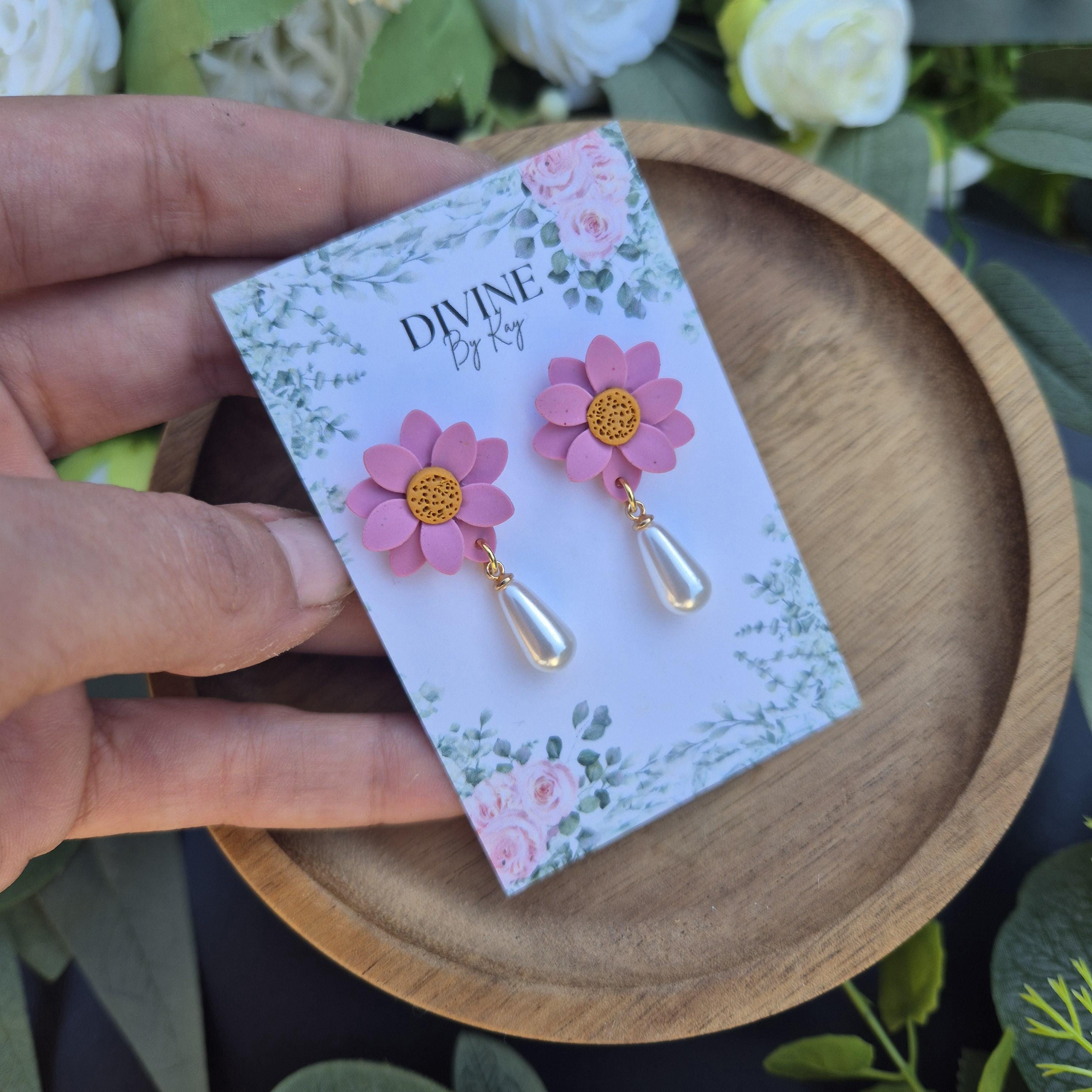 Dainty daisy stud earrings,  fun earrings, cute dangle earrings, statement earrings for her , summer dangle earrings, minimalist earrings