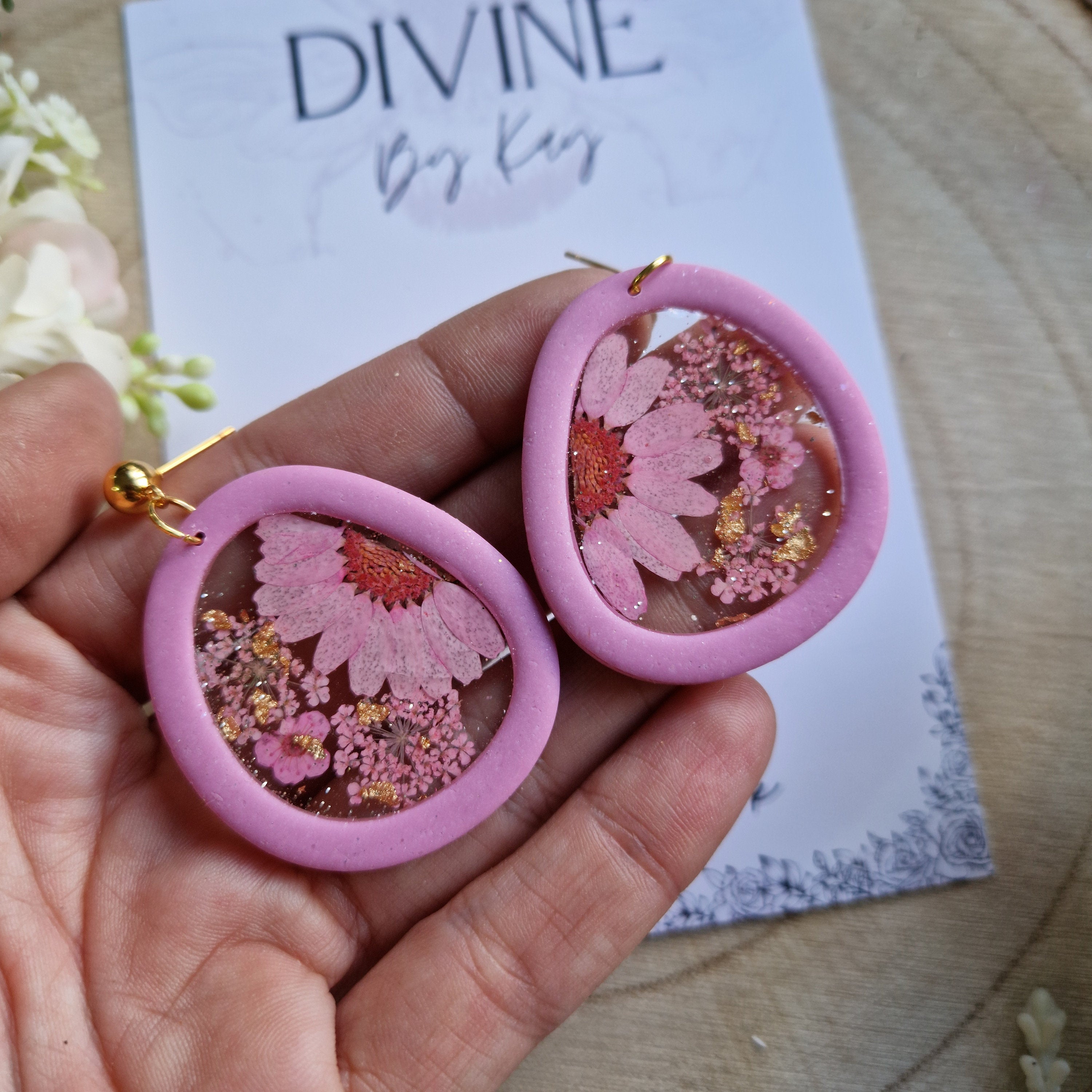 real flower hoop earrings - clay hoop earrings - gifts for her - summer earrings - pressed flowers