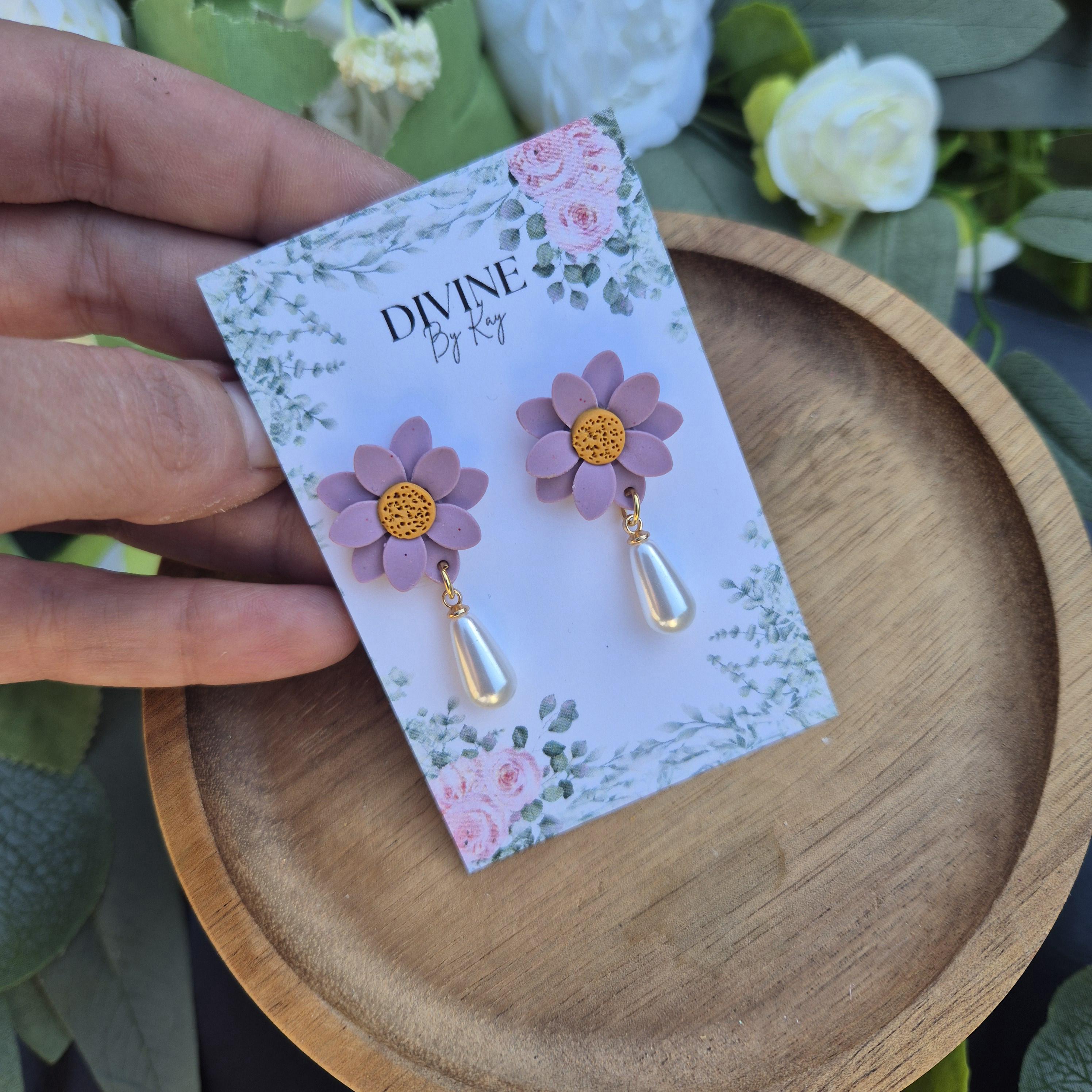 Dainty daisy stud earrings,  fun earrings, cute dangle earrings, statement earrings for her , summer dangle earrings, minimalist earrings