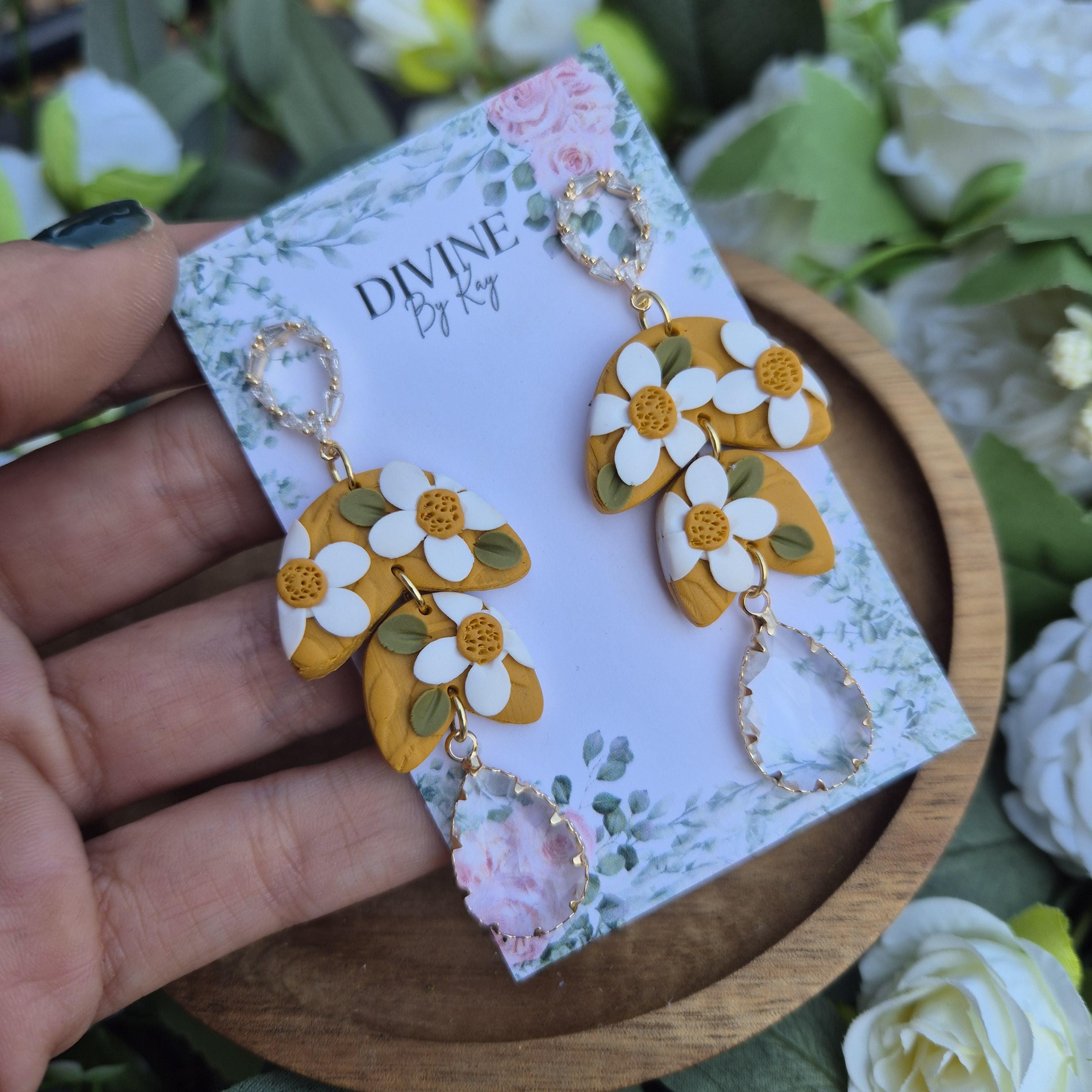 Daisy dangle earrings, summer earrings,  floral jewellery, gifts for her,  bridesmaid gift ideas, elegant dangles
