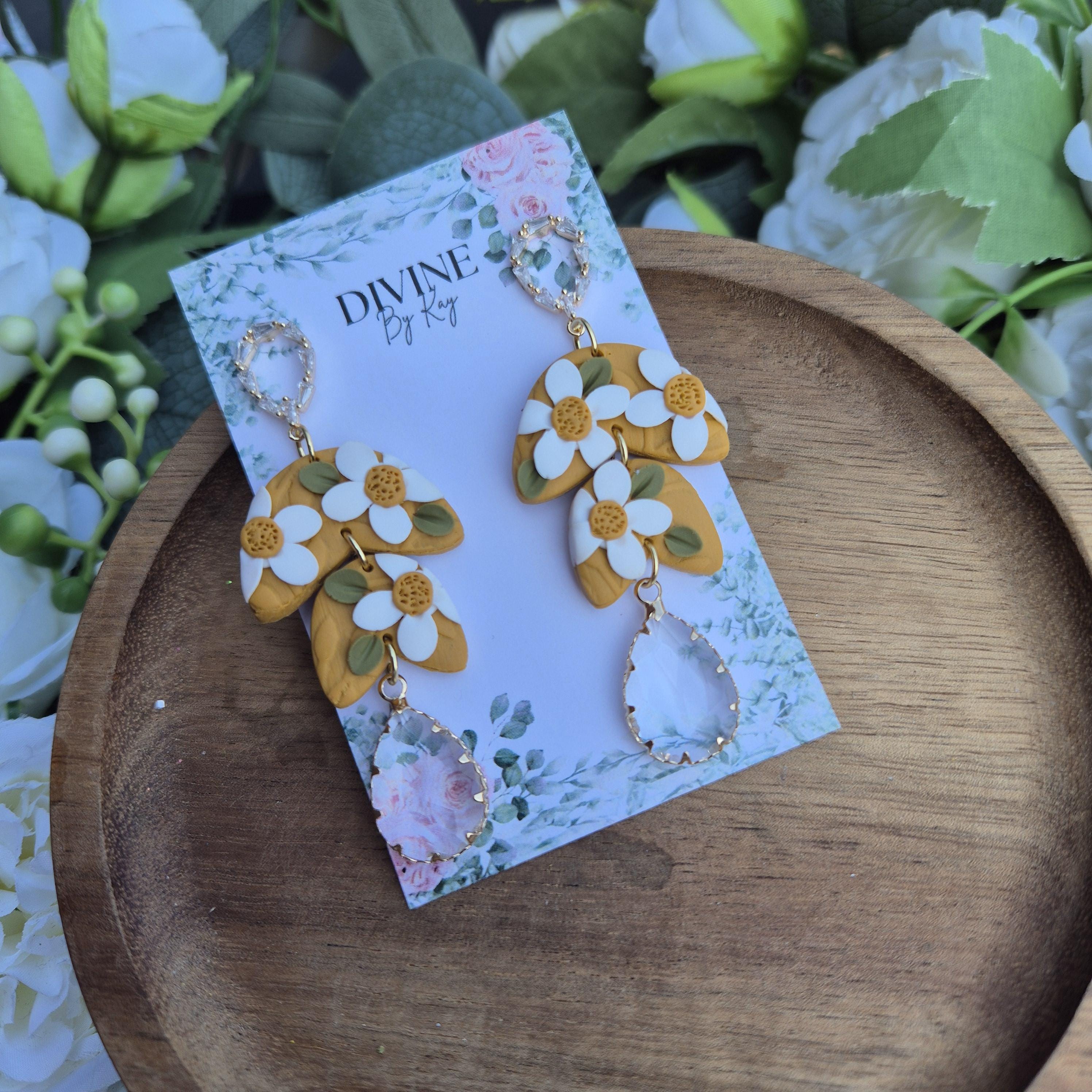 Daisy dangle earrings, summer earrings,  floral jewellery, gifts for her,  bridesmaid gift ideas, elegant dangles
