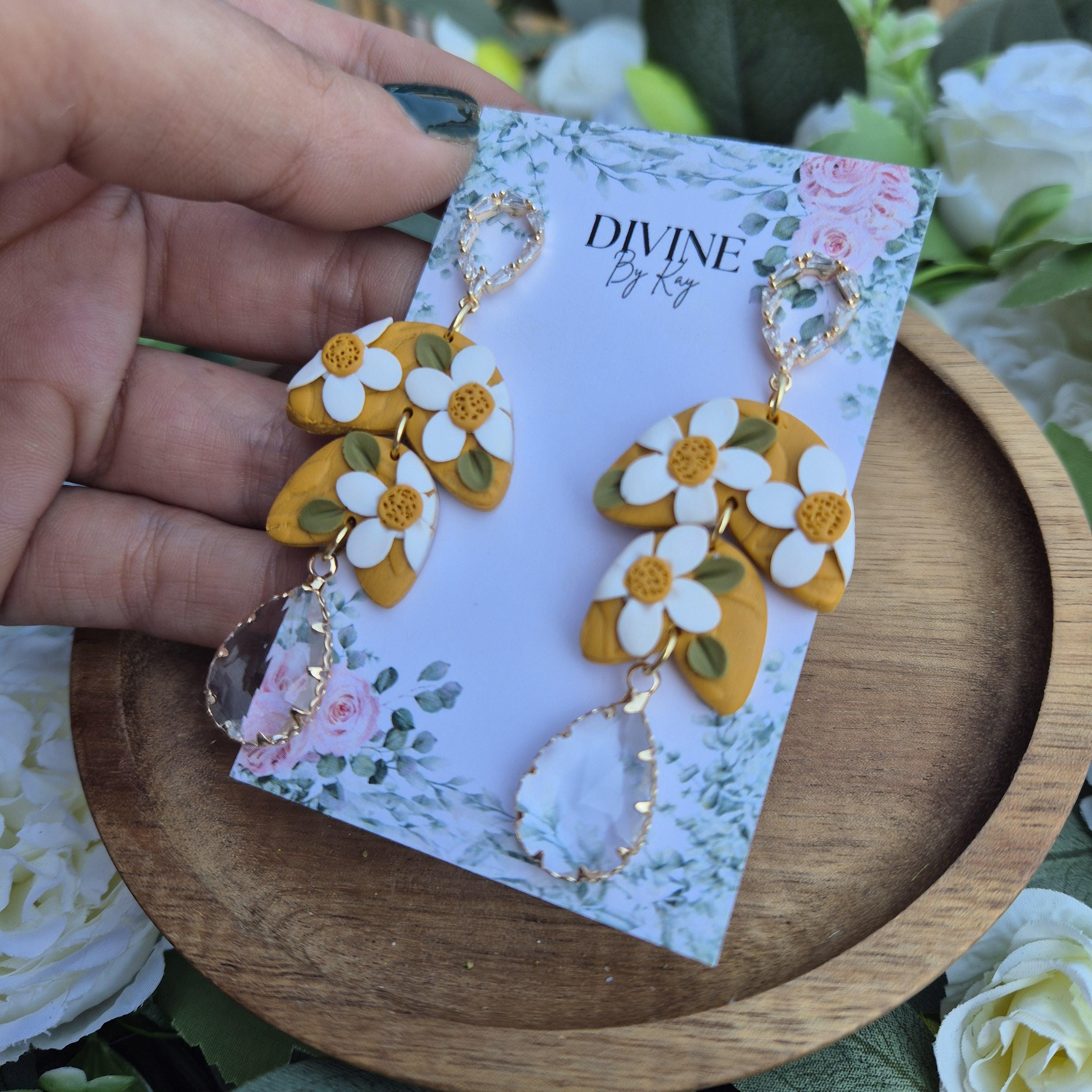 Daisy dangle earrings, summer earrings,  floral jewellery, gifts for her,  bridesmaid gift ideas, elegant dangles
