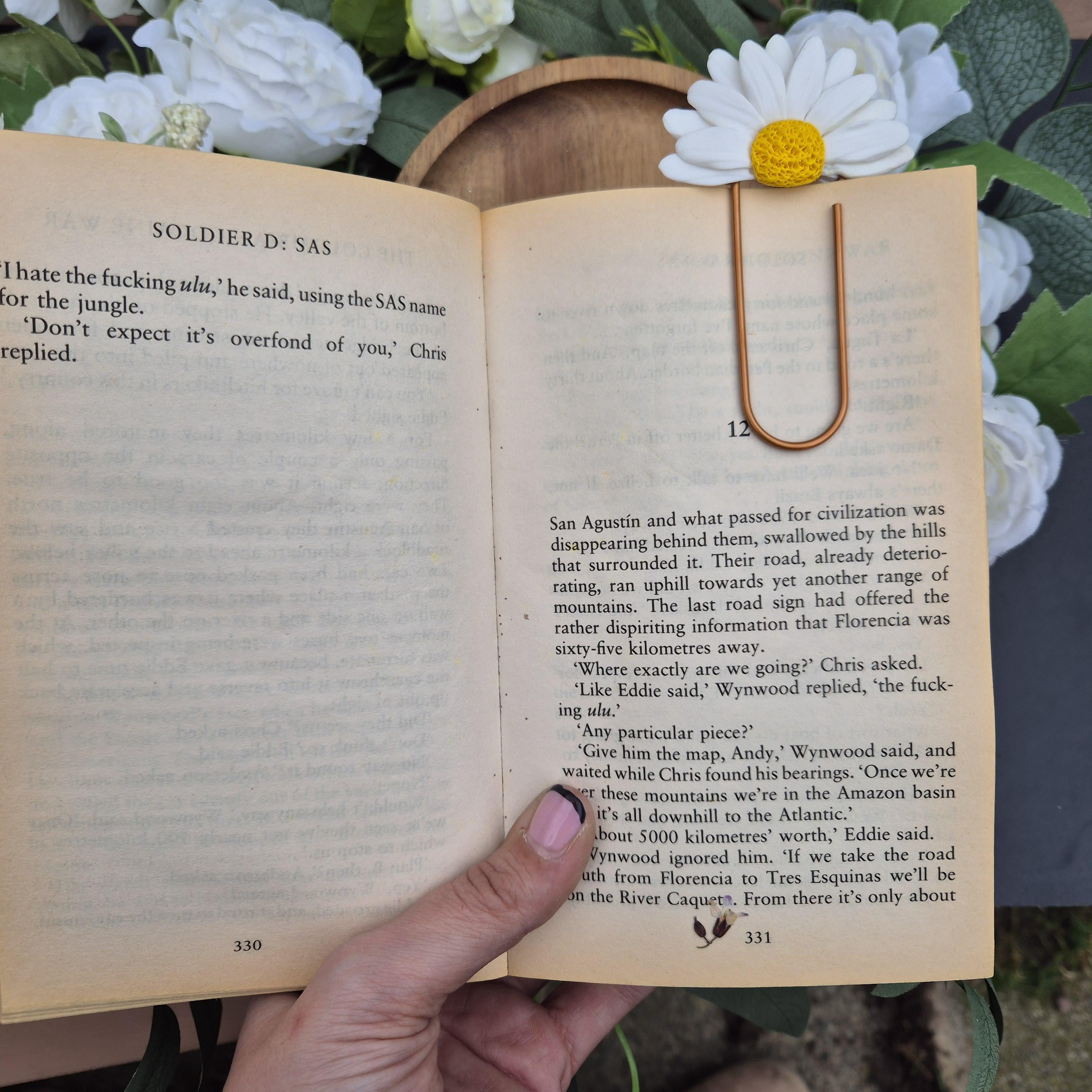 Daisy paperclip bookmark