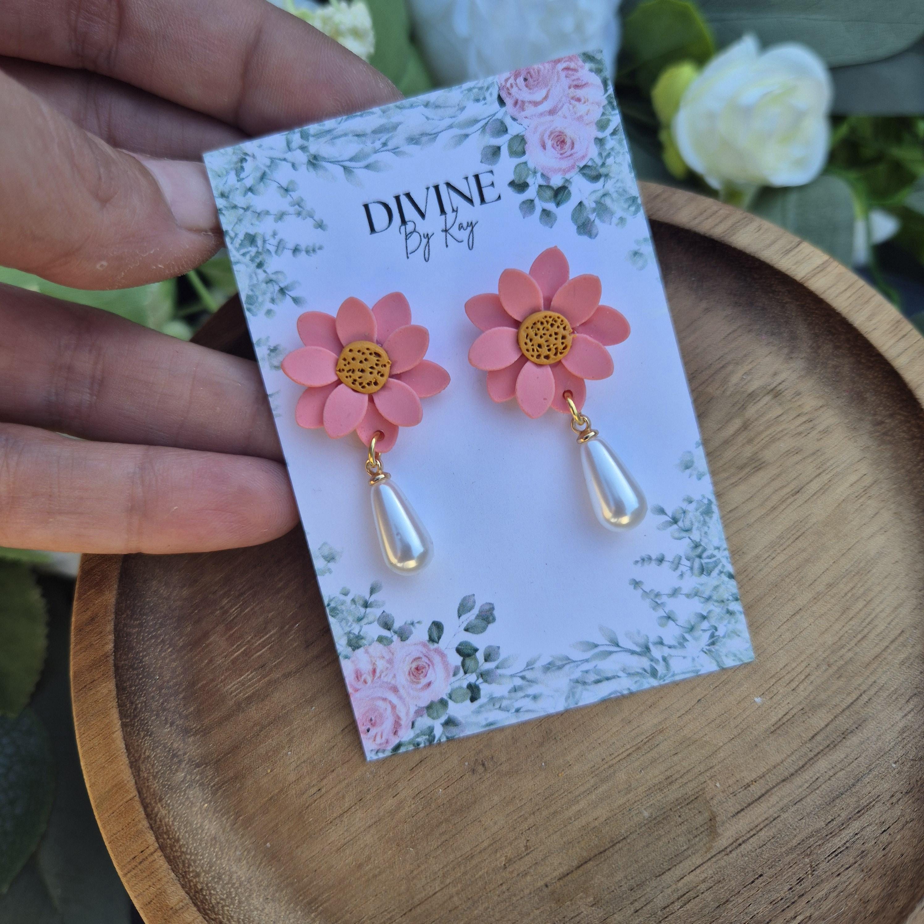 Dainty daisy stud earrings,  fun earrings, cute dangle earrings, statement earrings for her , summer dangle earrings, minimalist earrings