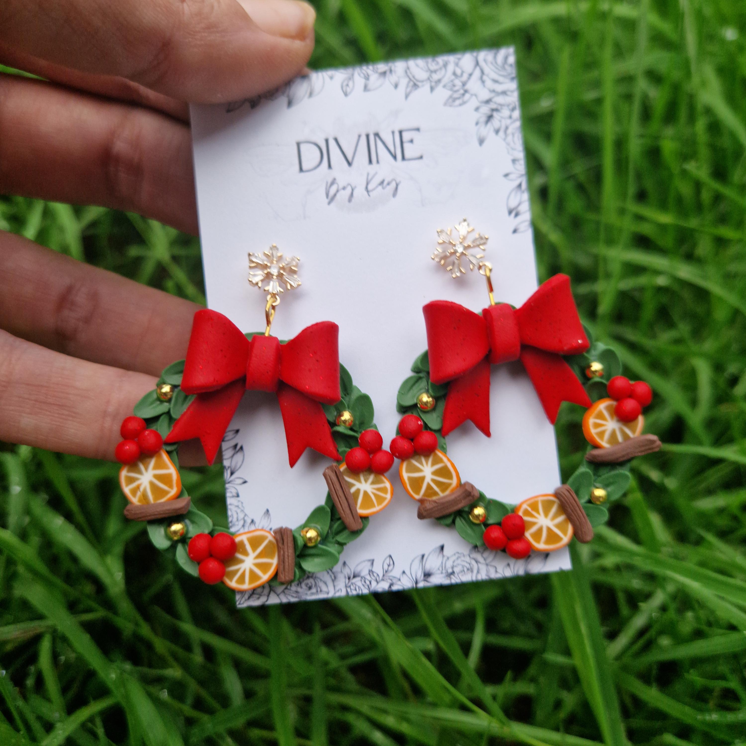 traditional christmas wreath earrings