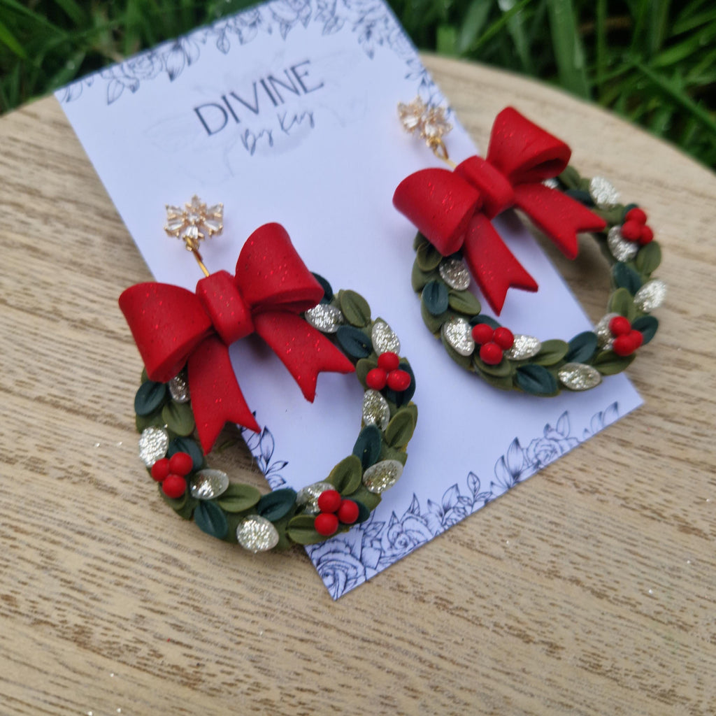 traditional christmas wreath earrings