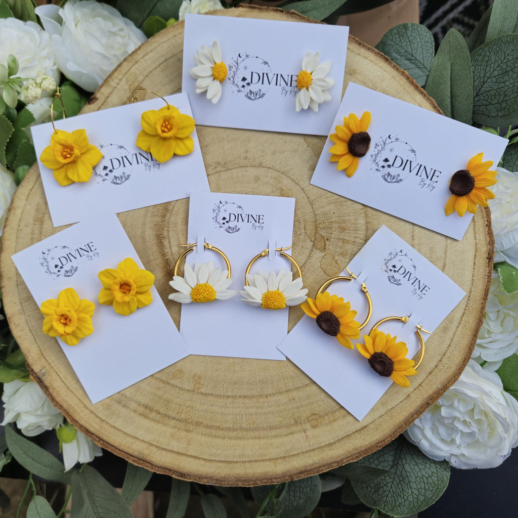 Spring floral earrings - gifts for her - mothers day - bridesmaid gifts - dainty stud earrings - birthday gifts