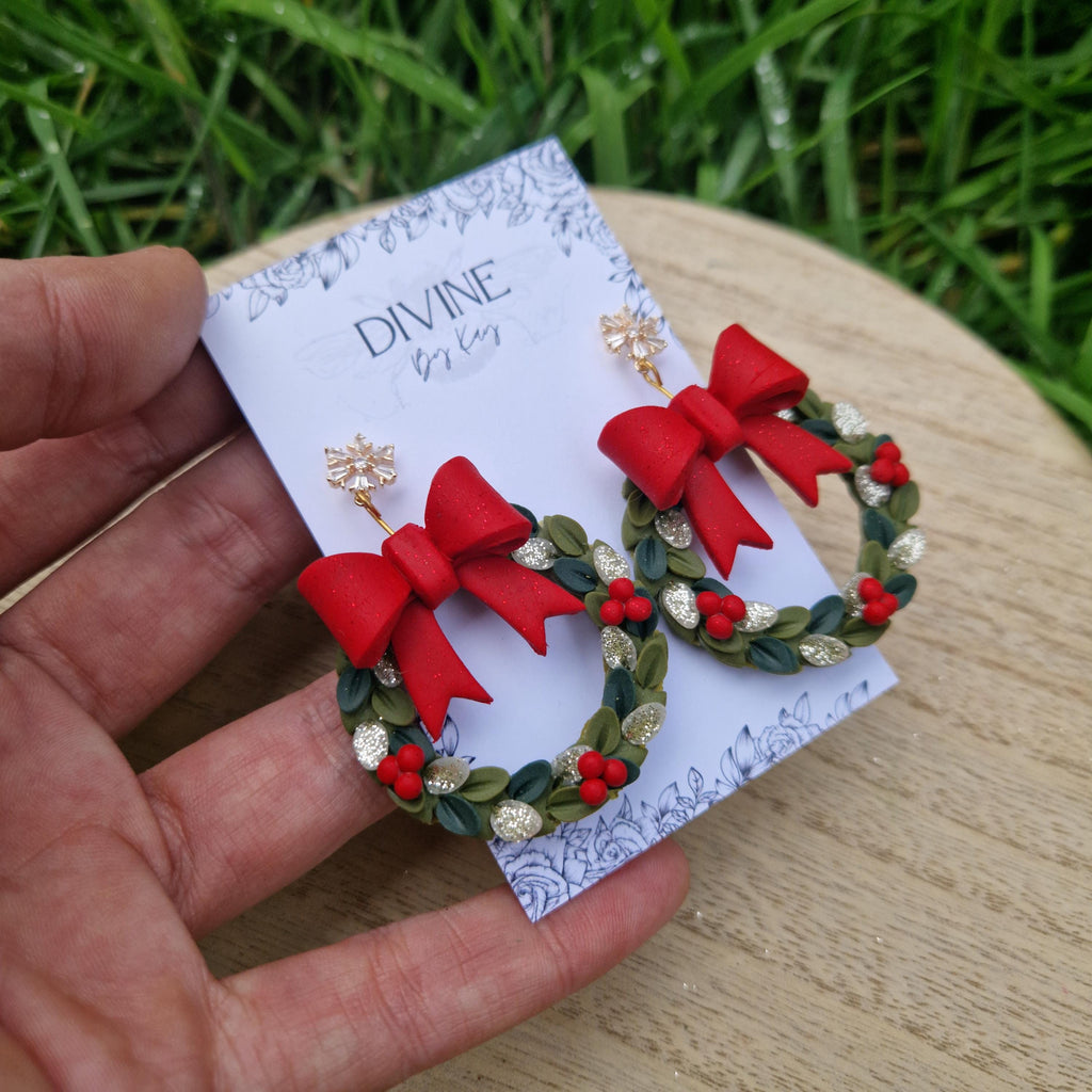 traditional christmas wreath earrings