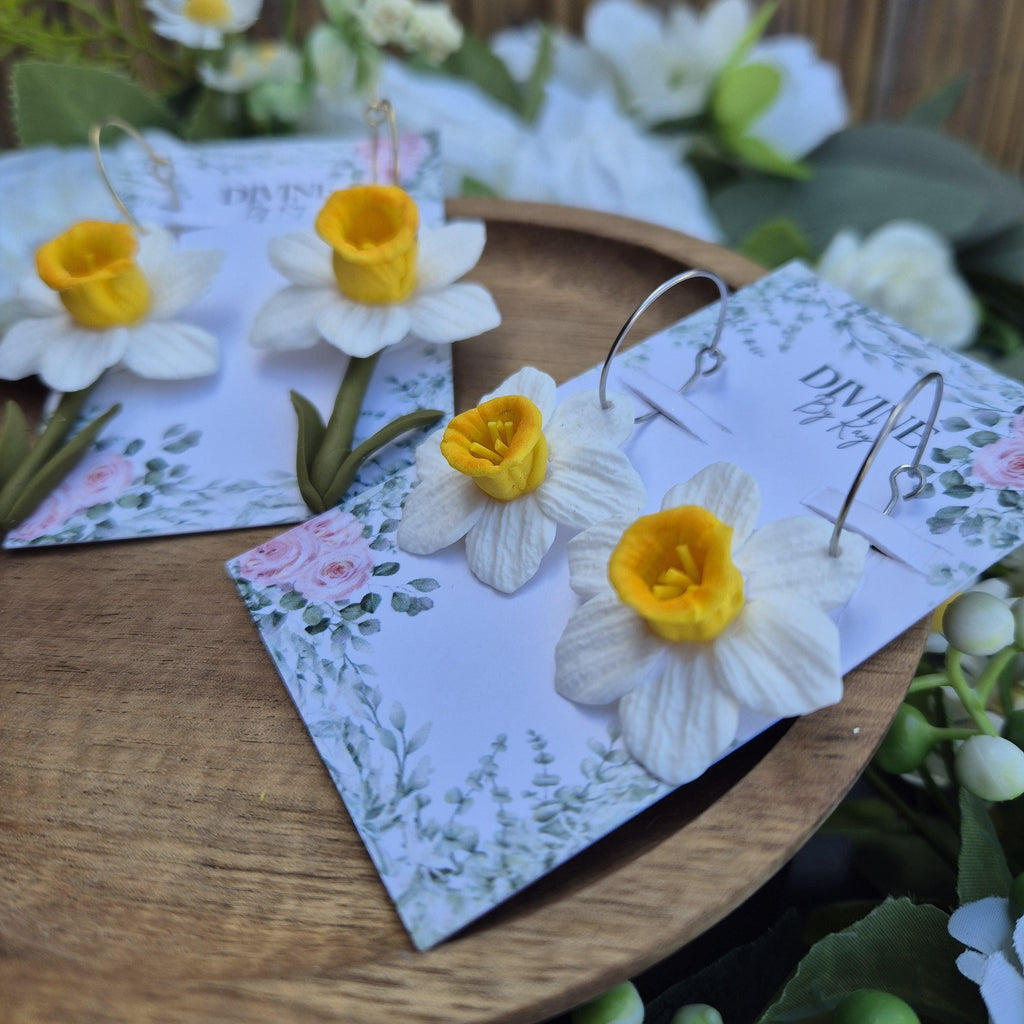 Spring floral earrings - gifts for her - mothers day - bridesmaid gifts - dainty stud earrings - birthday gifts