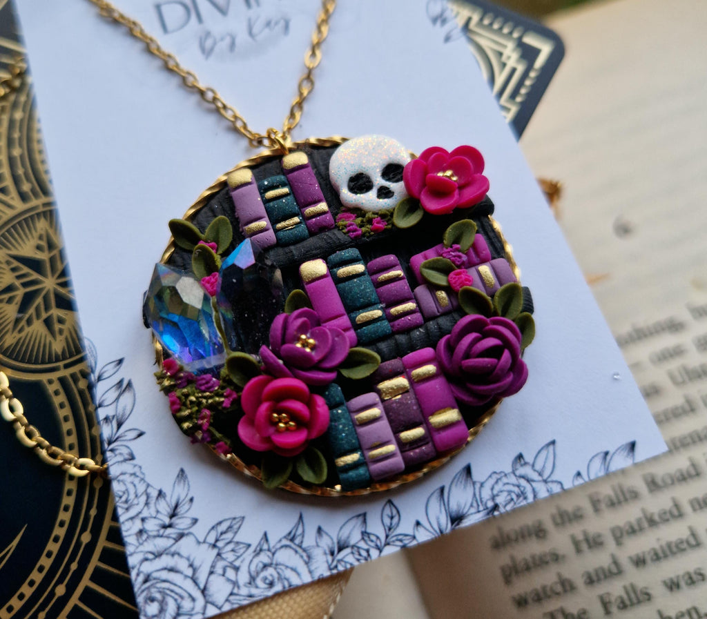 gothic skull Bookcase necklace