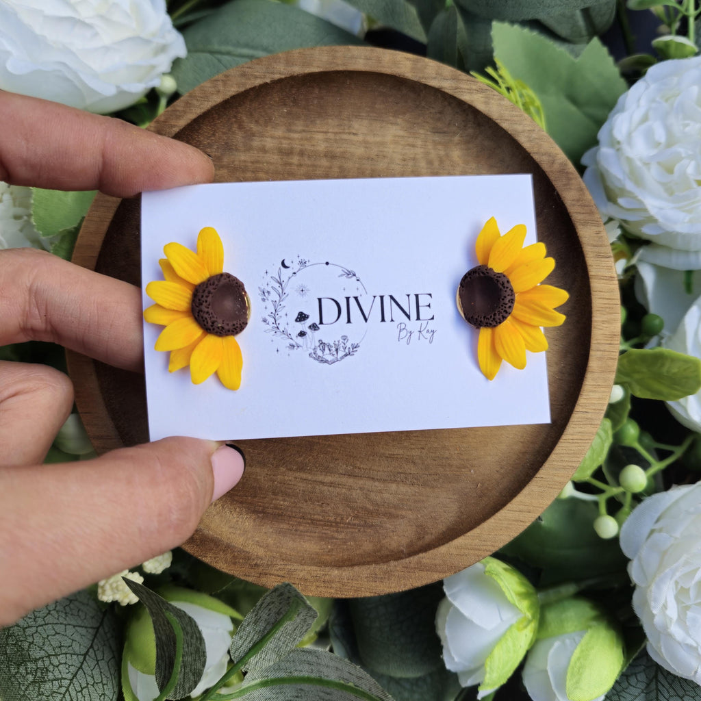 Spring floral earrings - gifts for her - mothers day - bridesmaid gifts - dainty stud earrings - birthday gifts