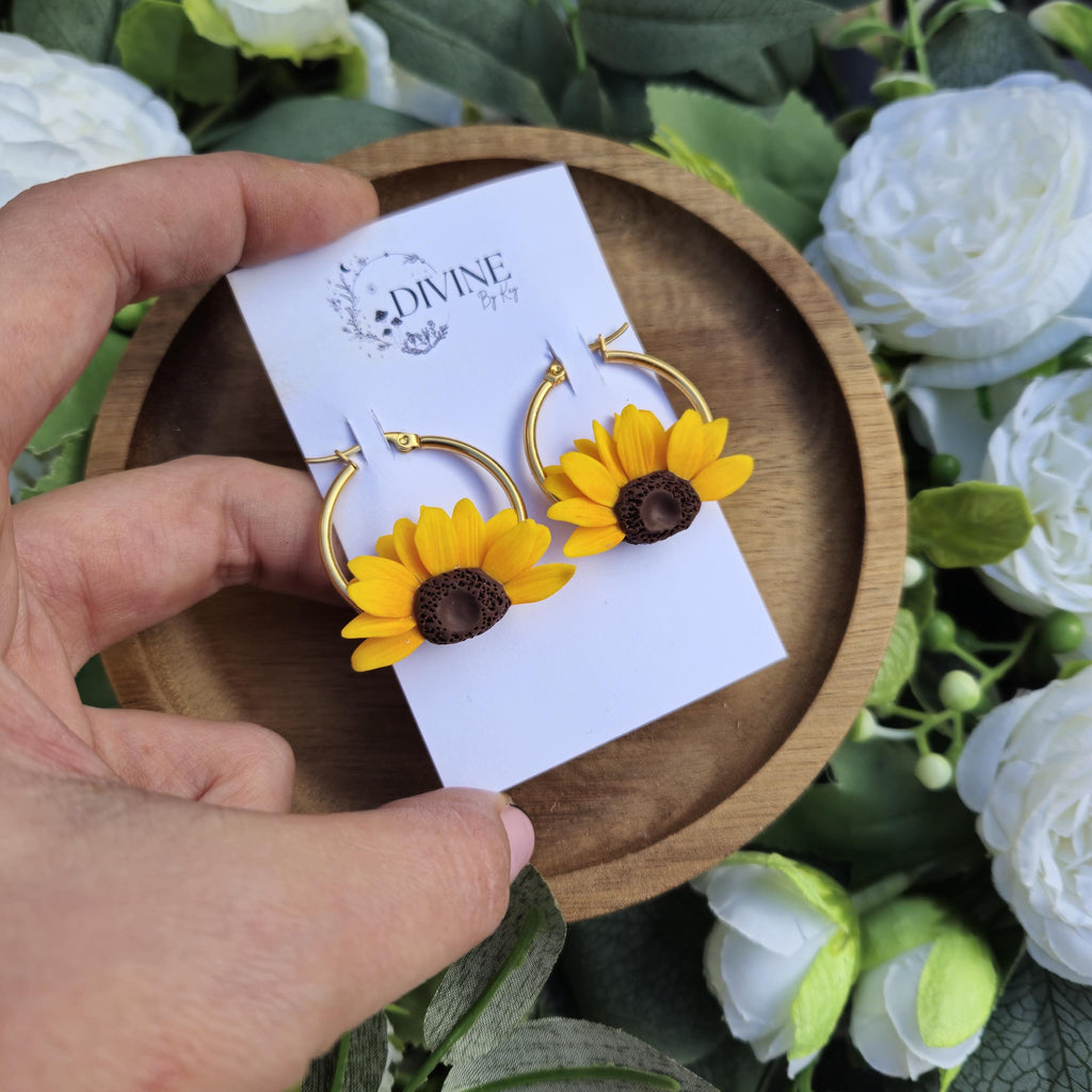 Spring floral earrings - gifts for her - mothers day - bridesmaid gifts - dainty stud earrings - birthday gifts