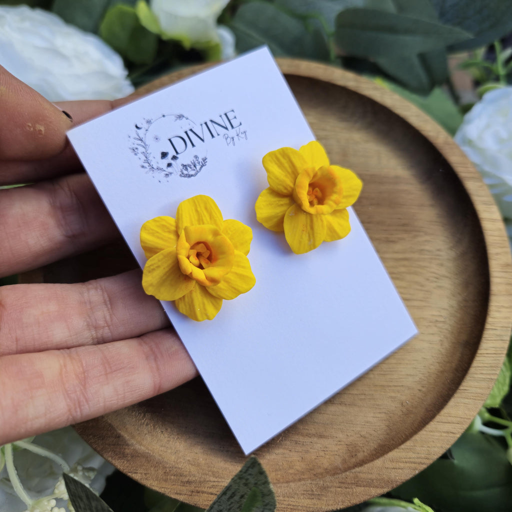 Spring floral earrings - gifts for her - mothers day - bridesmaid gifts - dainty stud earrings - birthday gifts