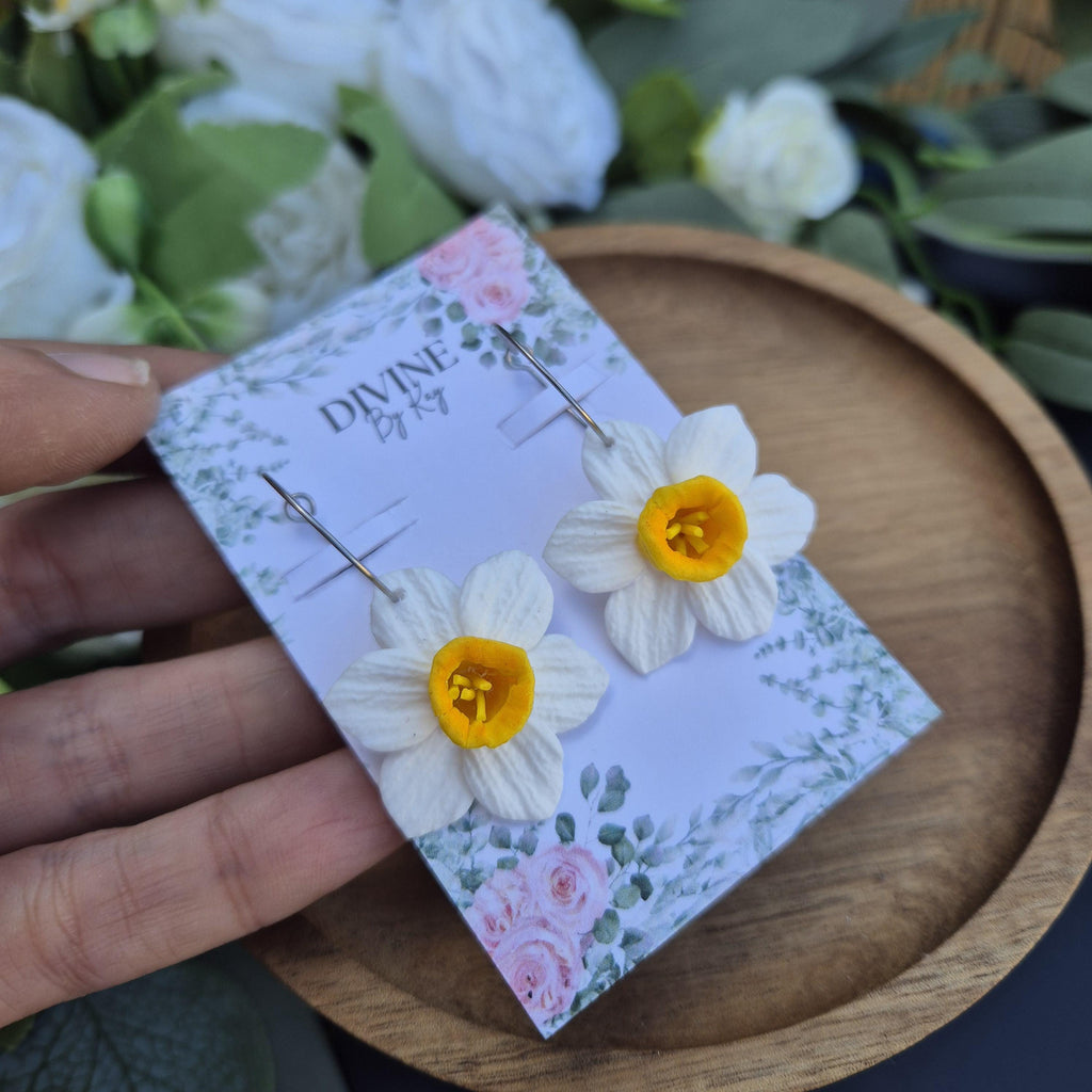 Spring floral earrings - gifts for her - mothers day - bridesmaid gifts - dainty stud earrings - birthday gifts