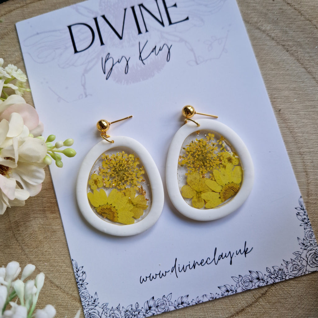 real flower hoop earrings - clay hoop earrings - gifts for her - summer earrings - pressed flowers