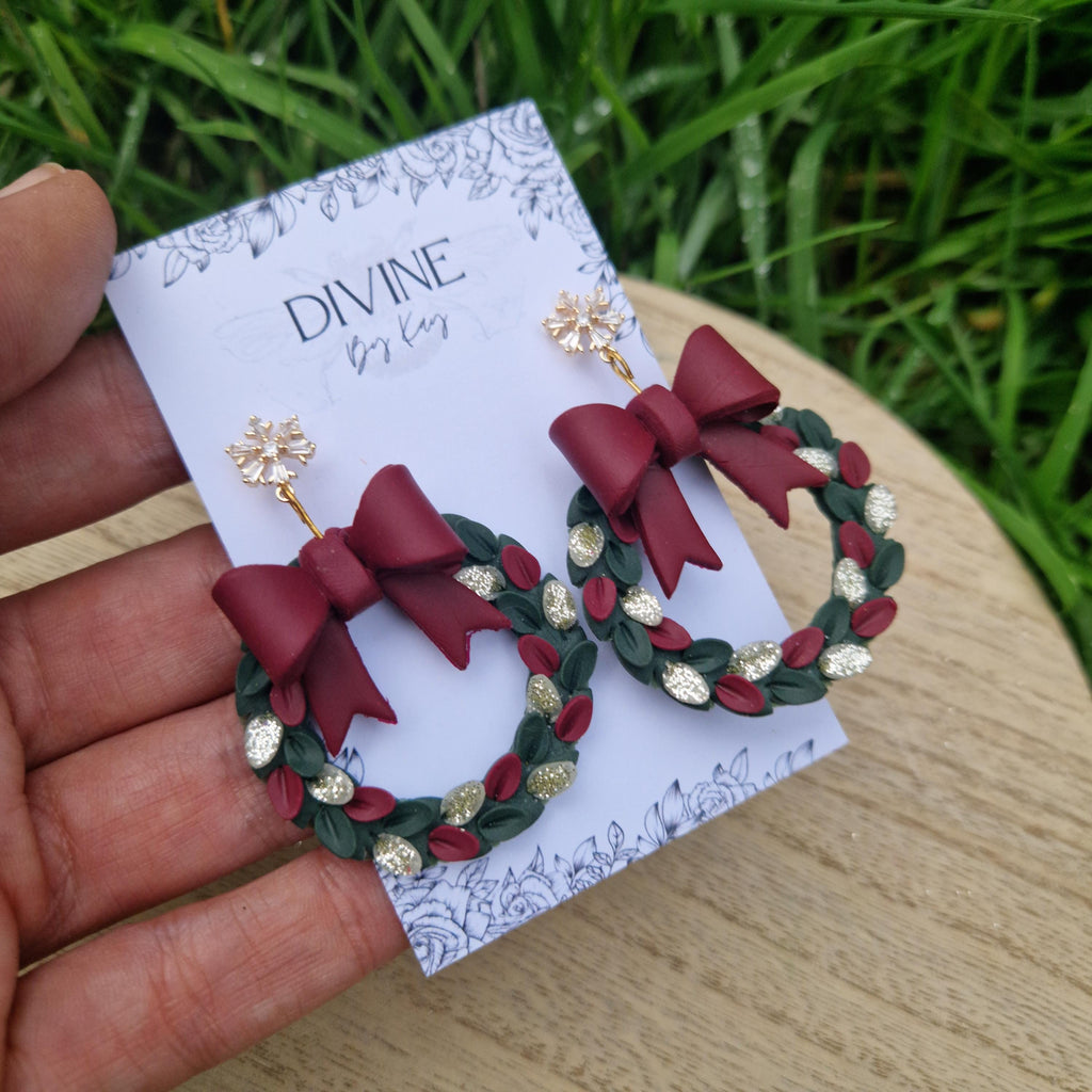 traditional christmas wreath earrings