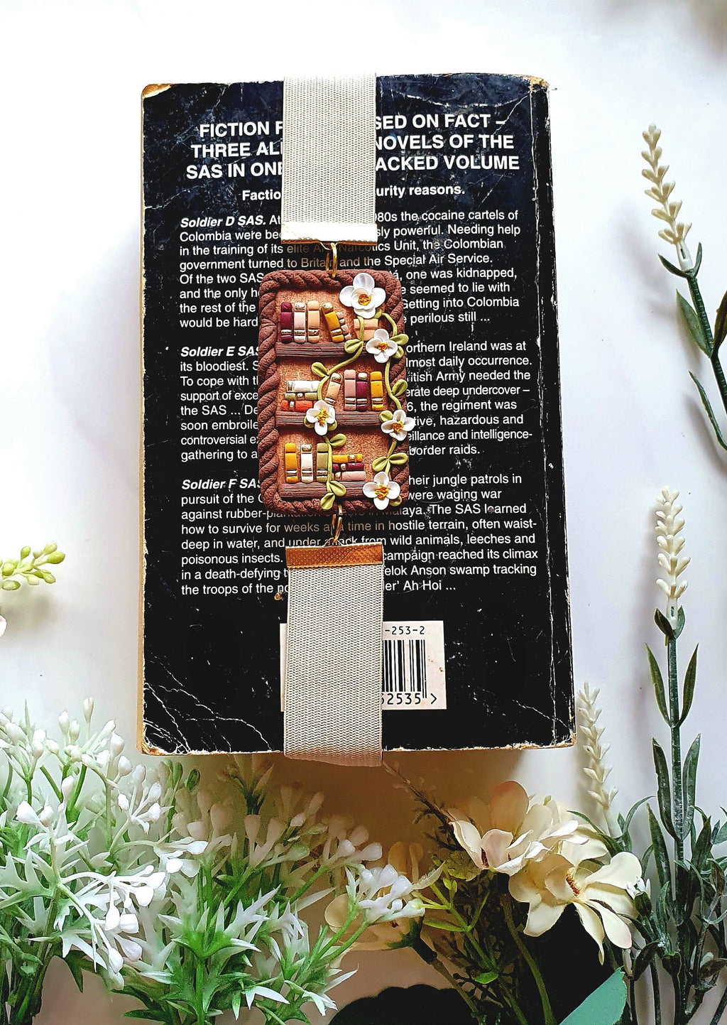 handmade bookshelf bookmark