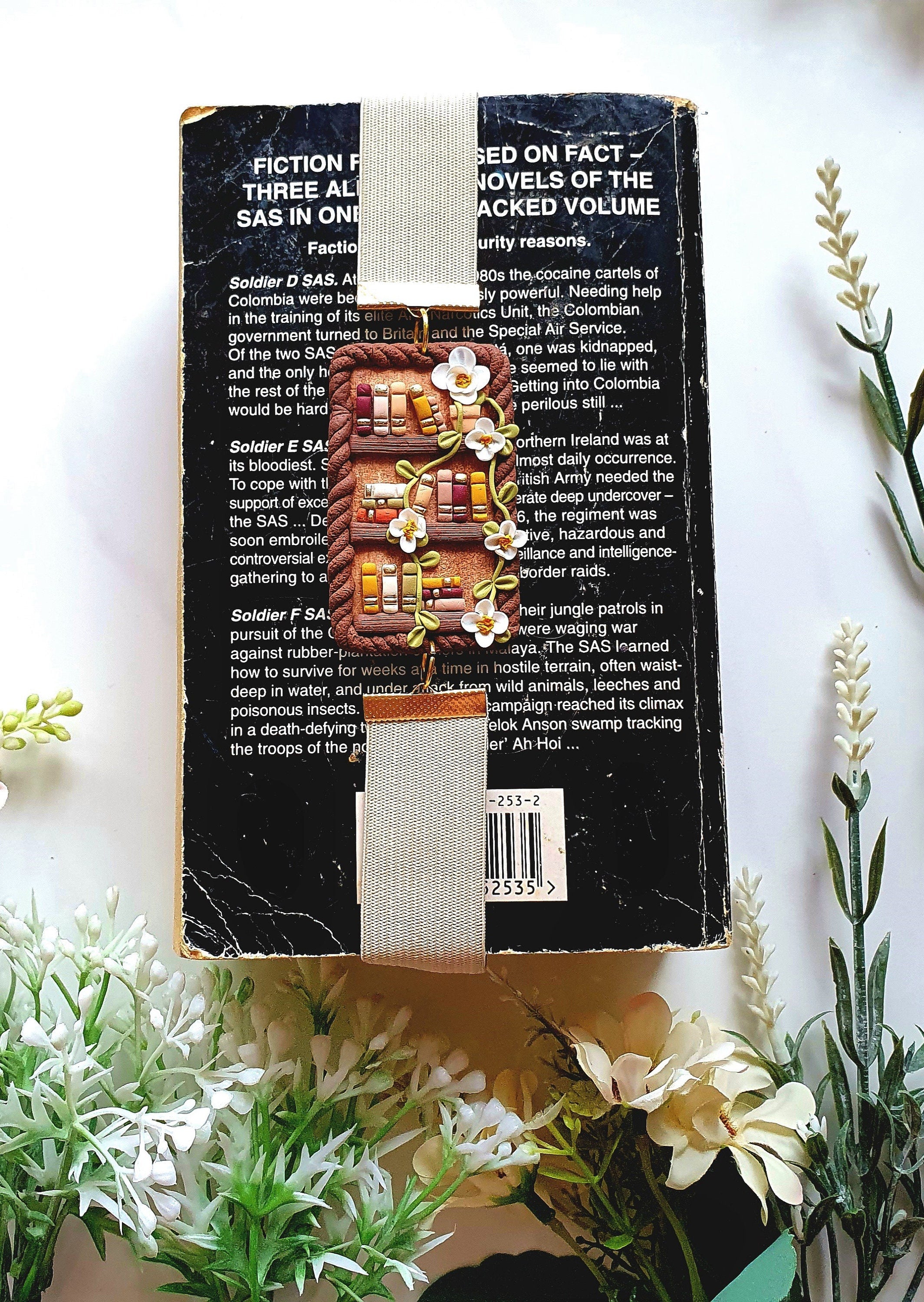 handmade bookshelf bookmark