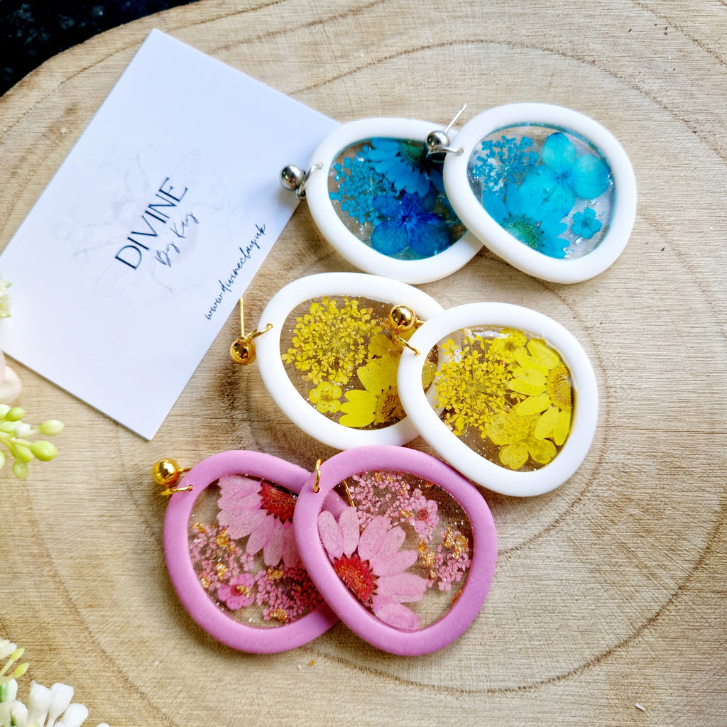 real flower hoop earrings - clay hoop earrings - gifts for her - summer earrings - pressed flowers