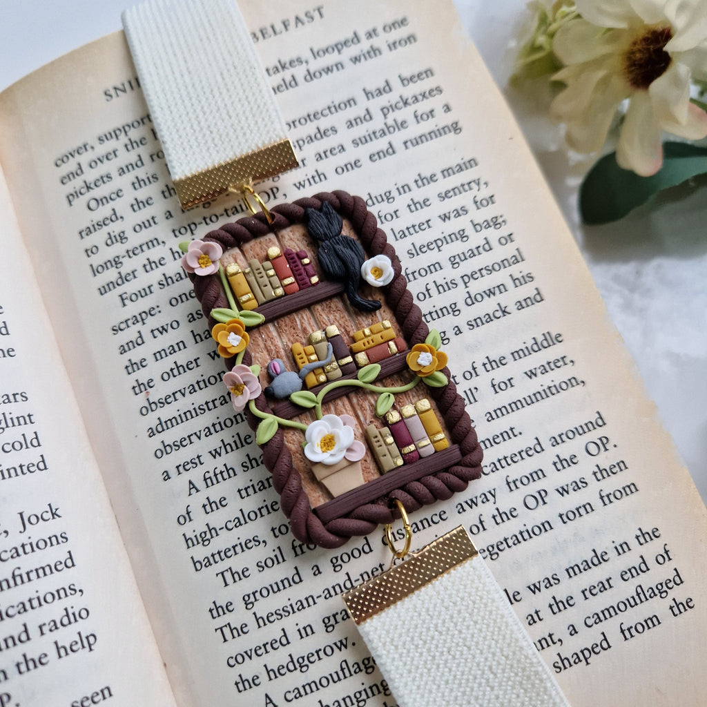 Cat bookshelf bookmark