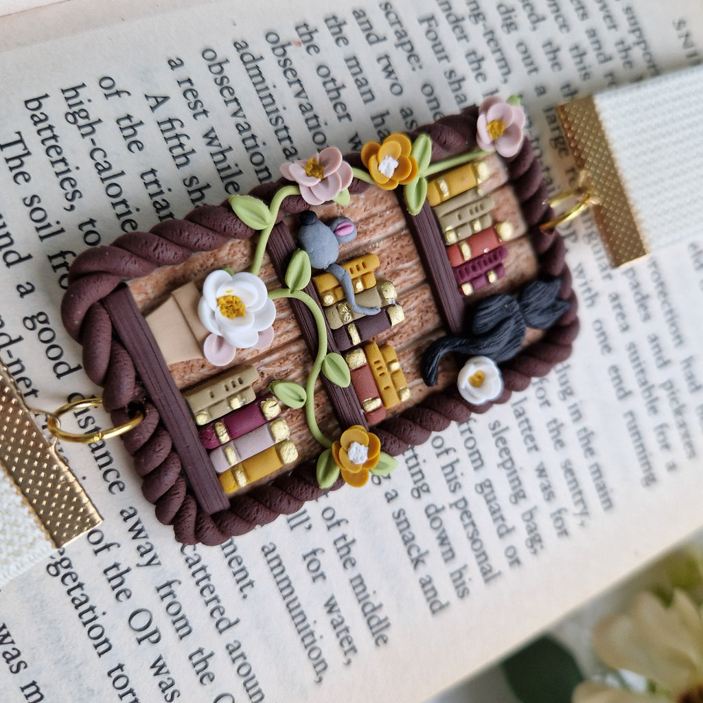 Cat bookshelf bookmark